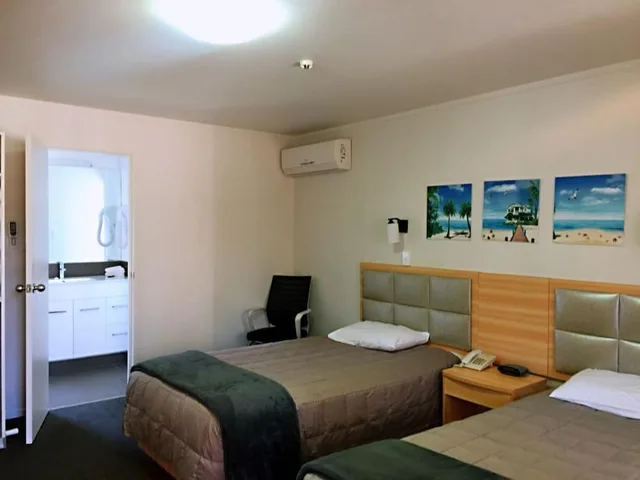 Design, Studio, 1 Queen and 1 Single Bed، Grosvenor Motor Inn 1/9