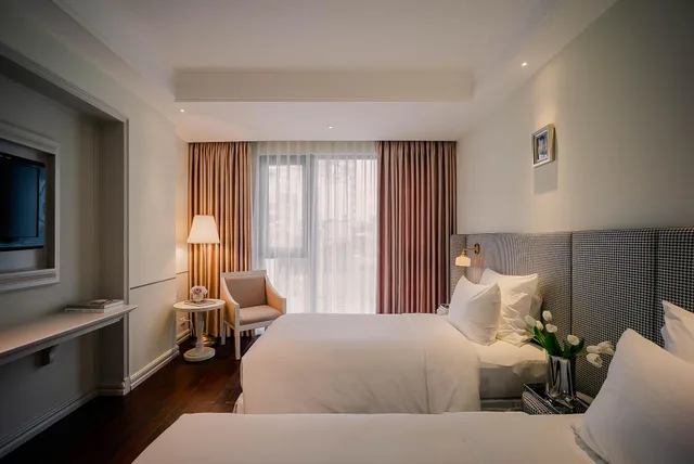 Chic، Le Jardin Hotel Haute Couture 2/2