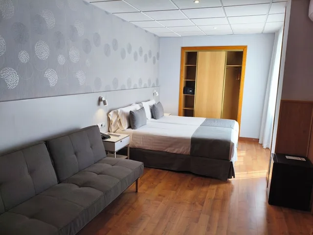 غرفة غراند بسريرين منفصلين، Hotel Mendez Nunez 9/10