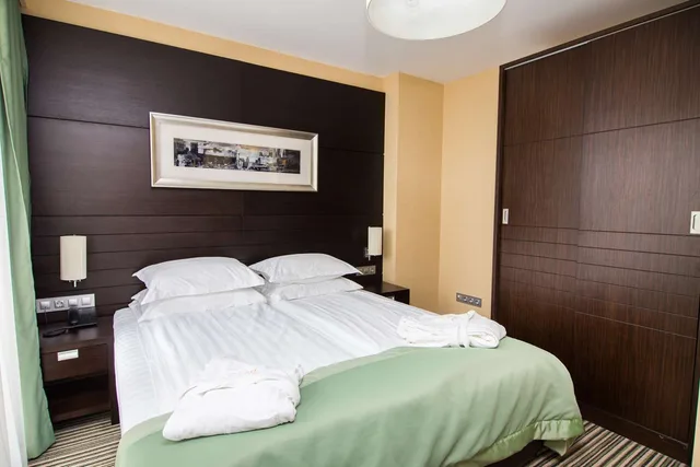 شقة بسرير كوين بشرفة بغرفة نوم واحدة بمطبخ صغير، Best Western Plus Olives City Hotel 4/7
