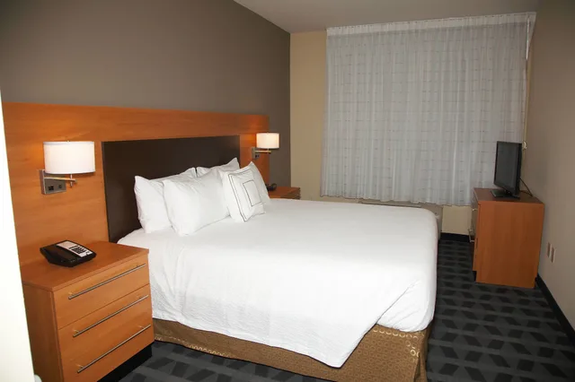 جناح بسرير كينج بغرفة نوم واحدة مع أريكة، TownePlace Suites by Marriott Hobbs 1/5