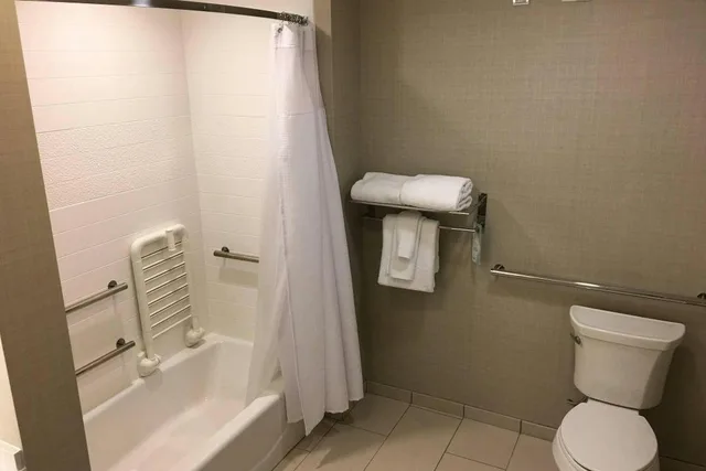 جناح بسريرين كوين مع أريكة، Fairfield Inn And Suites Savannah Midtown 3/5
