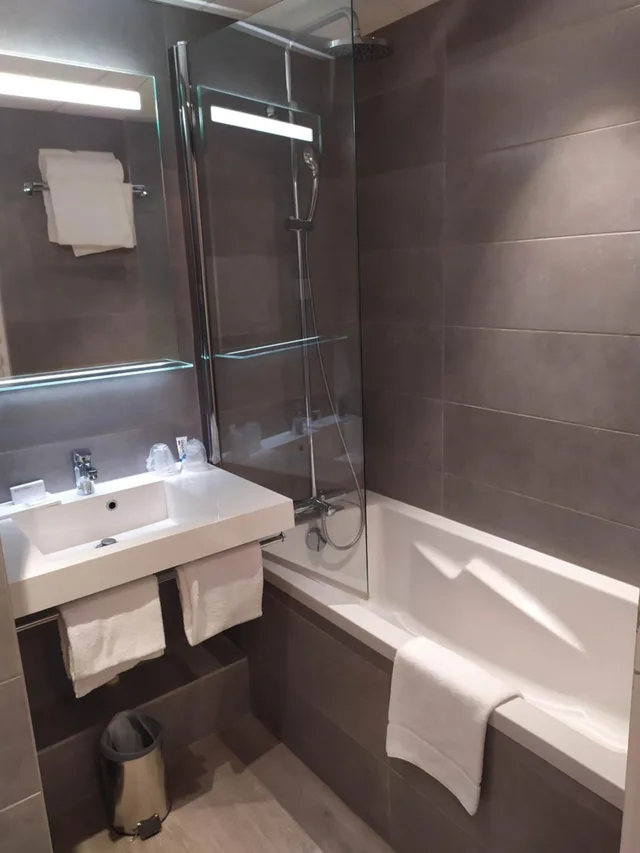 Room, Double Bed, Lateral Side Sea View، Thalazur Antibes - Hotel & Spa 5/5