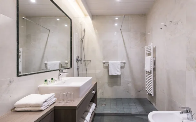 غرفة كومفورت بسرير كينج، Grunerbaum Hotels 4/5