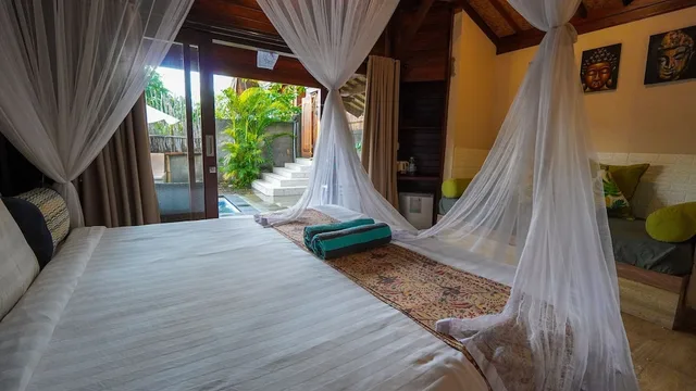 غرفة ديلوكس بسرير كوين بإطلالة على المسبح بغرفة نوم واحدة بمسبح خاص، Darsan Lembongan Boutique Cottage 2/7