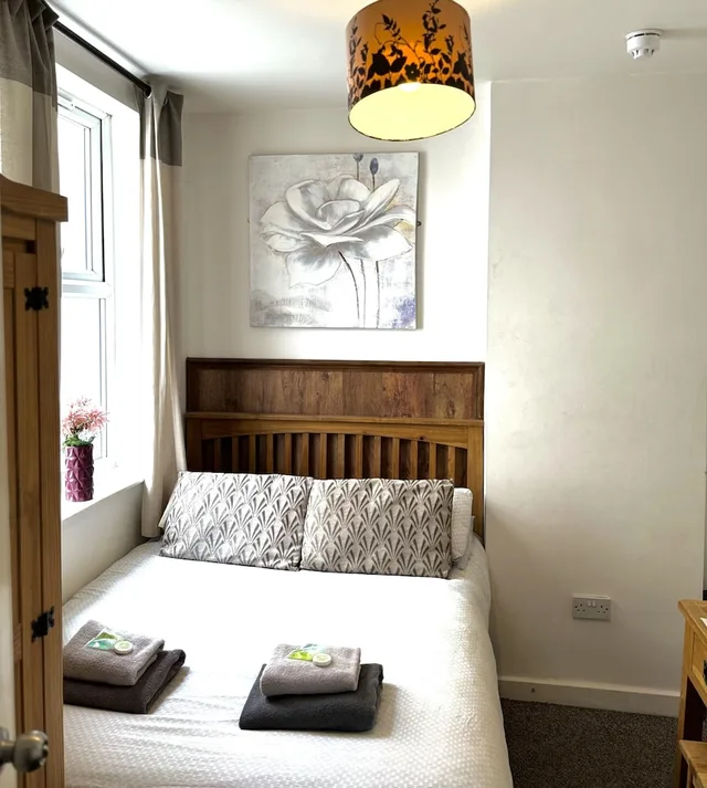 Economy, Double Bed, Riverside Hotel Bed and Breakfast 1/3
