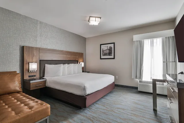 غرفة قياسية بسرير كينج بإطلالة على المدينة، The Penn Stroud Stroudsburg - Poconos, an Ascend Collection Hotel 4/10