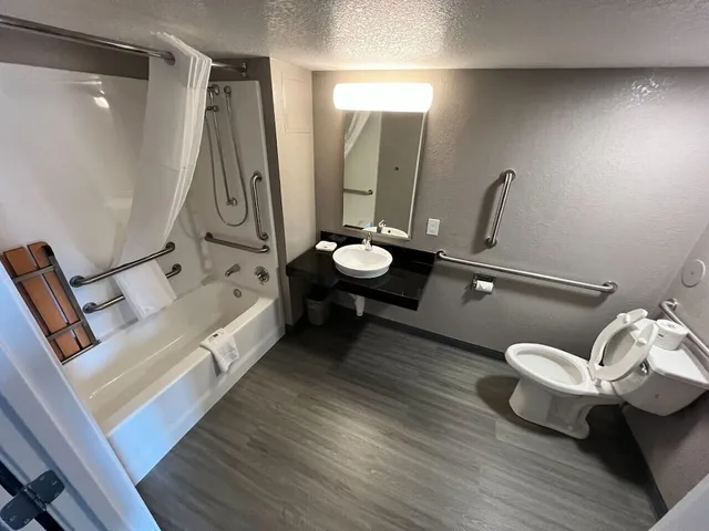 غرفة ديلوكس بسريرين كوين لذوي الإعاقة، Motel6 Council Bluffs, IA - Omaha East 5/5