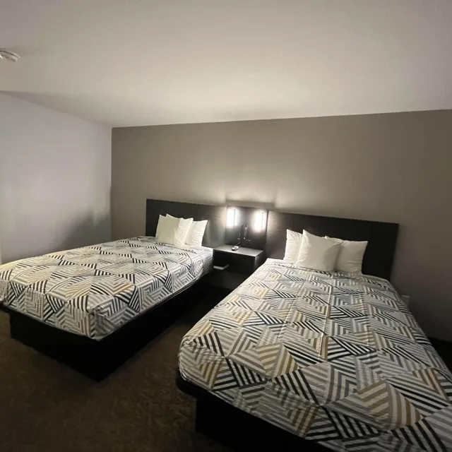 1 King Bed - Mob Acc RI Shwr Nsmk Micfridg، Motel6 Junction, TX - Llano River 6/10