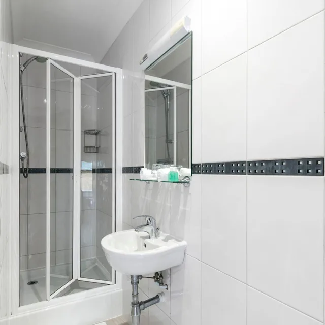 Small Double Room, London House Hotel 8/10