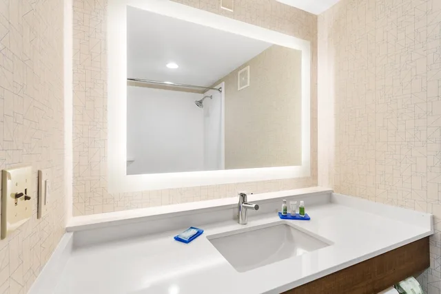 غرفة قياسية بسريرين كوين، Holiday Inn Express Hopewell - Fort Lee Area, an IHG Hotel 4/7