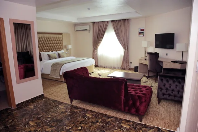 Diplomat, King Bed، Bon Hotel Elvis 2/4