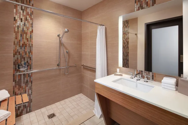 غرفة تقليدية بسريرين كينج، THE WESTIN BUFFALO 6/10