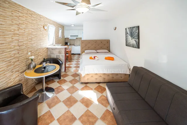 استوديو فاخر بسرير كوين بإطلالة على البحر، Apartments Vukovic 2/4