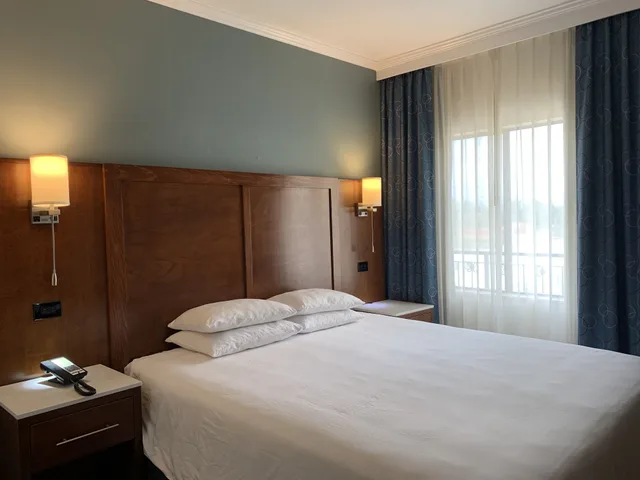 Suite, King Bed, MainStay Suites Orange County John Wayne Airport 3/5