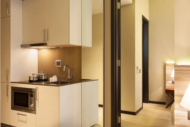 شقة بسرير كينج بغرفة نوم واحدة مع أريكة، Louis Kienne Serviced Residences 7/7