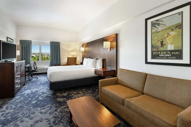 غرفة سوبيريور بسرير كينج، Doubletree By Hilton Cape Cod Hyannis 1/2