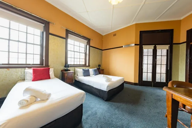 غرفة بسرير مزدوج أو سريرين منفصلين بحمام خاص، Strathfield Hotel 6/10