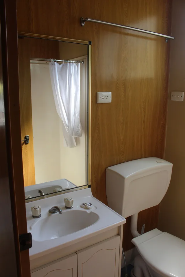 Lodge, 1 Double and 4 Single Beds, Lanis Holiday Island Caravan Park 2/2