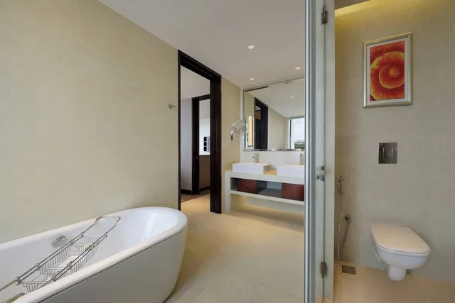 جناح تنفيذي بسرير كينج بغرفة نوم واحدة، Courtyard By Marriott Pune Chakan 5/8