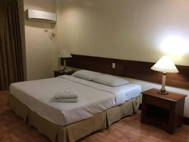 غرفة ديلوكس بسرير كينج، Dotties Place Hotel And Restaurant 2/5
