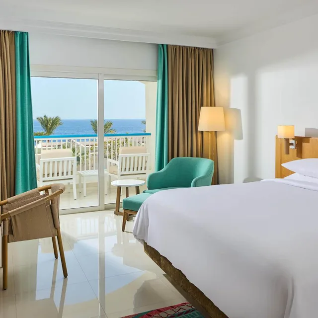 جناح بريميوم بسرير كينج بإطلالة على البحر، Renaissance Sharm El Sheikh Golden View Beach Resort 4/10
