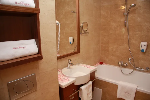 غرفة ديلوكس بسريرين منفصلين، Hotel Bristol Budapest 6/8