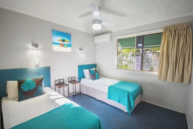 شقة بسريرين منفصلين بإطلالة على المرسى بغرفة نوم واحدة، Airlie Apartments 4/8