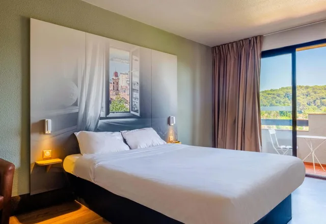 غرفة كومفورت بسرير كوين، B&B Hotel Villeneuve Loubet Village 2/9