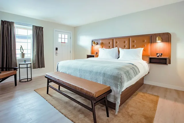 Deluxe, King Bed, Salt Ranch Hotel 1/6