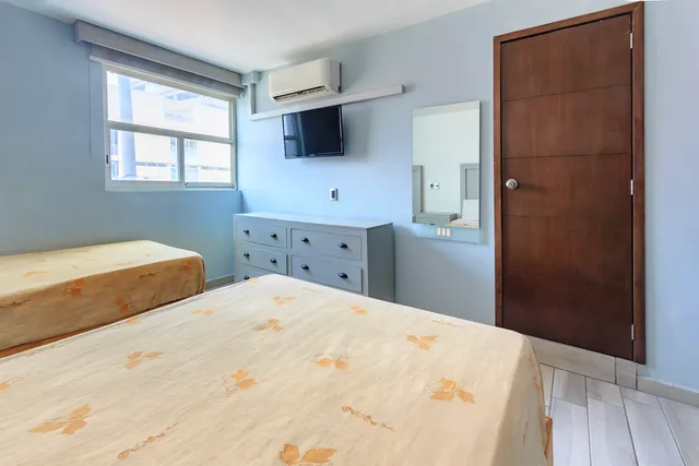 غرفة قياسية ثلاثية، Capital O Hotel Colon Express Guadalajara 2/4