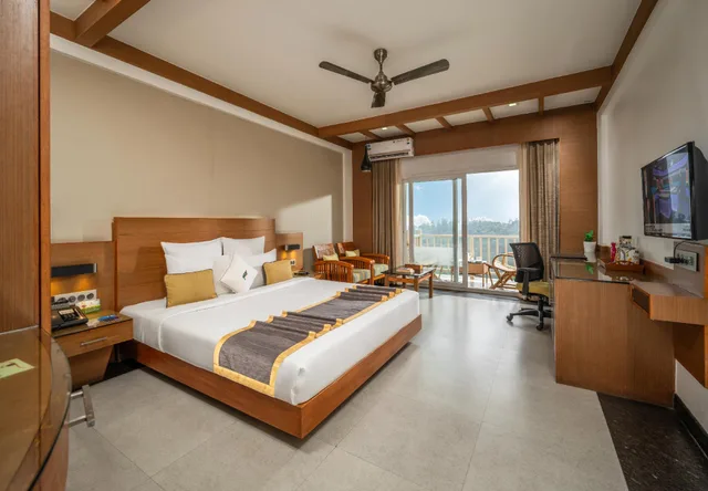 Super, Deluxe, Queen Bed، Chandys Windy Woods 1/1