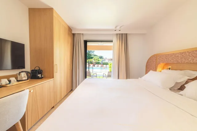 غرفة ديلوكس بسرير كوين، Hotel Brin d Azur 4/7