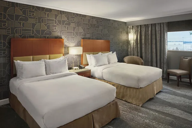 غرفة بسريرين مزدوجين لذوي الإعاقة، DoubleTree by Hilton Akron Fairlawn 1/1