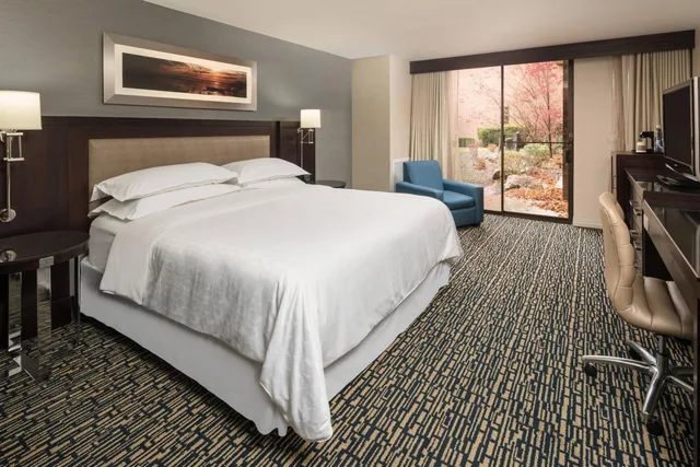 غرفة سوبيريور بسرير كينج، Sheraton Salt Lake City Hotel 5/10