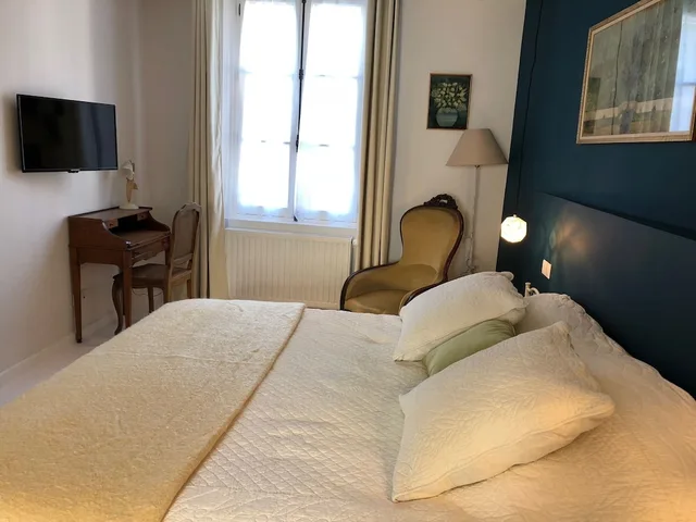 Lagoon, Deluxe, King Bed، Villa Mary 1/6