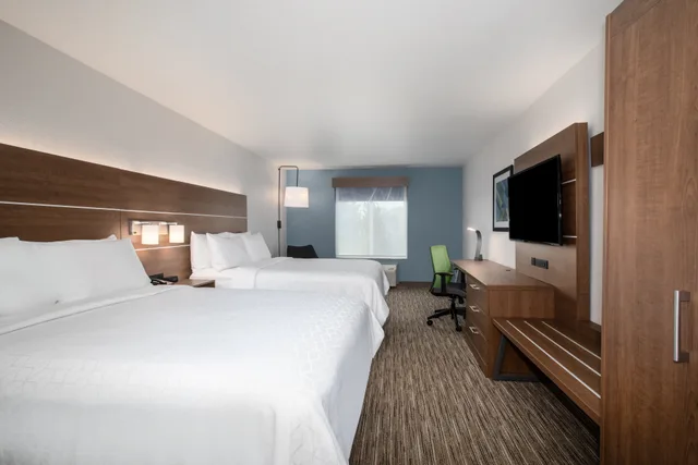 Room, 2 Queen Beds, Holiday Inn Express and Suites Chowchilla - Yosemite Park Area 1/1