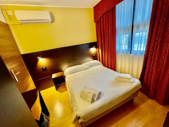 Room, Double Bed, External Bathroom، Guidi 3/7