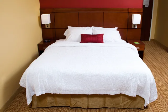 Room, King Bed, River View, Sofa, Courtyard By Marriott La Crosse 3/5