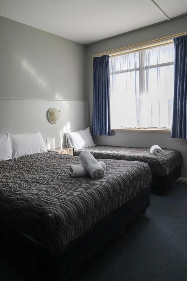 غرفة عائلية، Flinders Motel 1/3