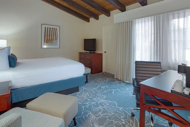 جناح بسرير كينج بشرفة، Best Western Plus Carpinteria Inn 3/7