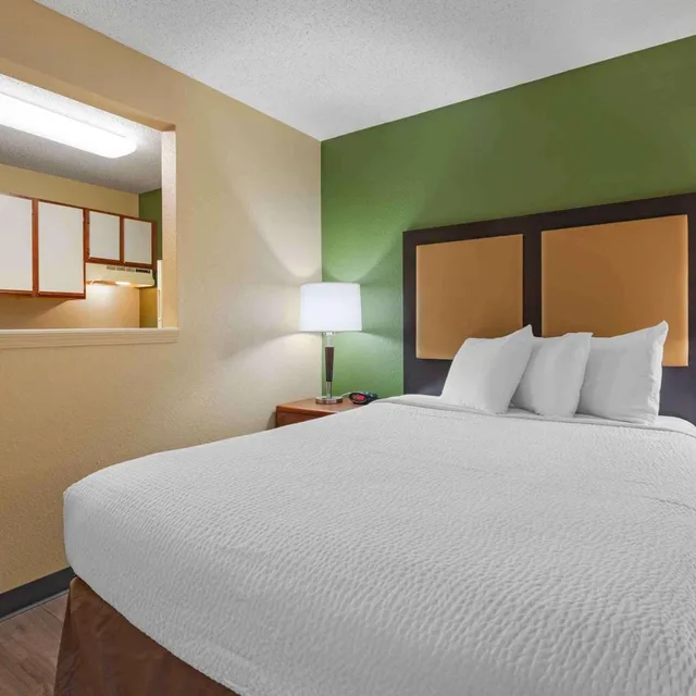 Deluxe, Studio, Queen Bed, Studio 6 Extended Stay South Bend Mishawaka South IN 4/10
