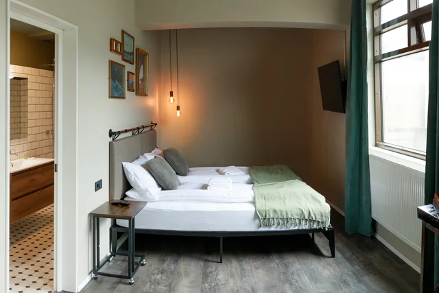 غرفة ديلوكس بحمام خاص مع أريكة، Kex Hostel Reykjavík 2/7