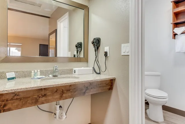 جناح بسريرين مزدوجين، Suburban Studios Near Mesa Verde 5/5