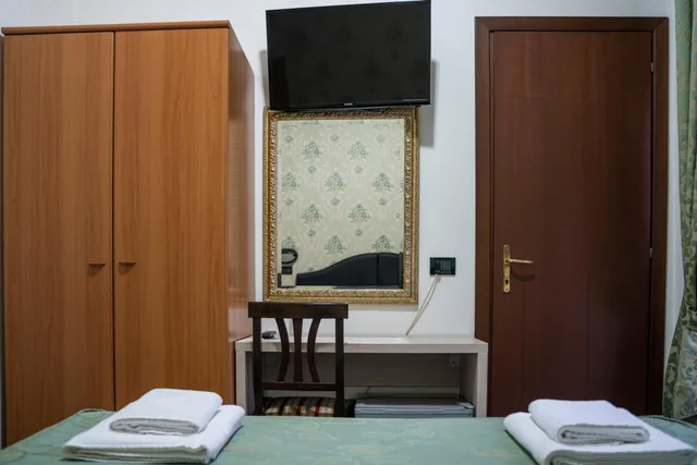 Room, Double or Twin Bed, Hotel Ferrarese Roma 10/10