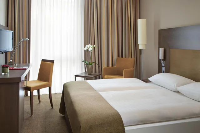 غرفة قياسية بسريرين منفصلين، INTERCITYHOTEL DARMSTADT 2/4