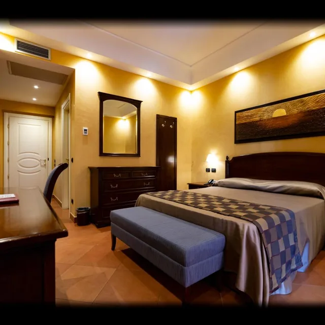 غرفة كلاسيكية بسرير كينج، Artemis Hotel 4/10