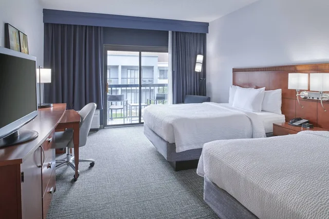 غرفة بسريرين كوين لذوي الإعاقة، Courtyard Detroit Troy 2/7