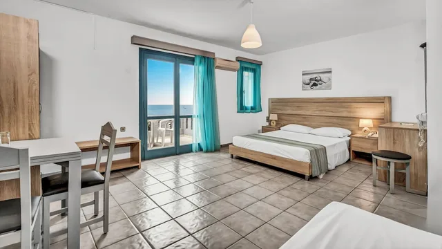 Room, 3 Beds, Lateral Side Sea View، Marilisa Hotel 1/3