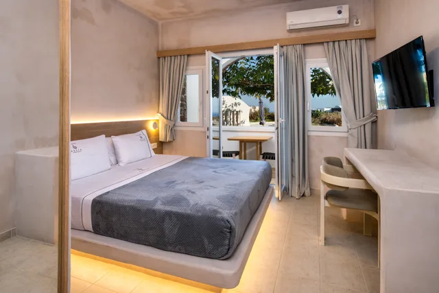 جناح سوبيريور بإطلالة على البحر، Aelia Luxury Suites 1/5